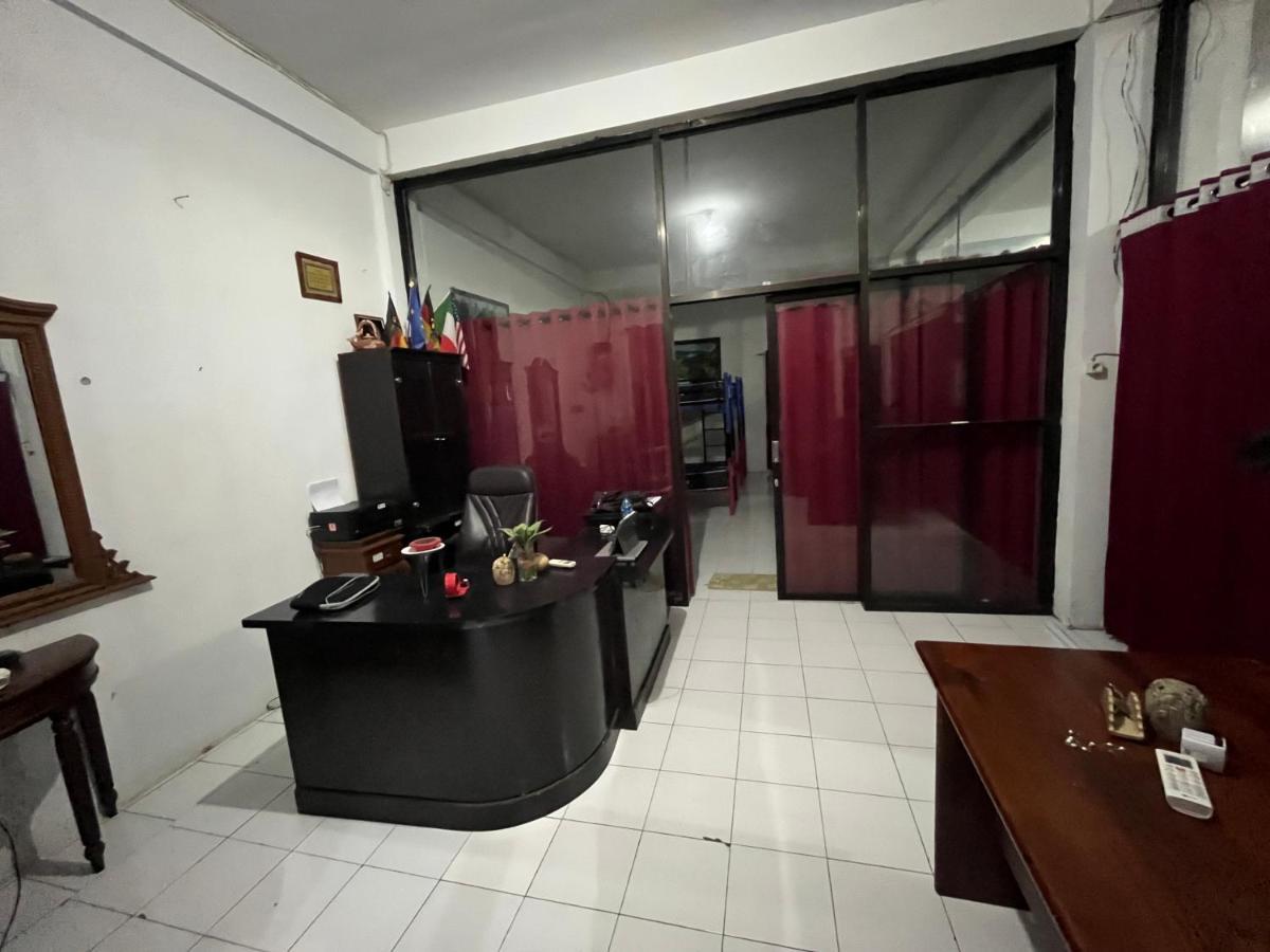 Oseania Hostel Senggigi Extérieur photo
