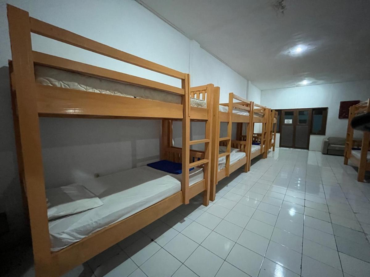 Oseania Hostel Senggigi Extérieur photo
