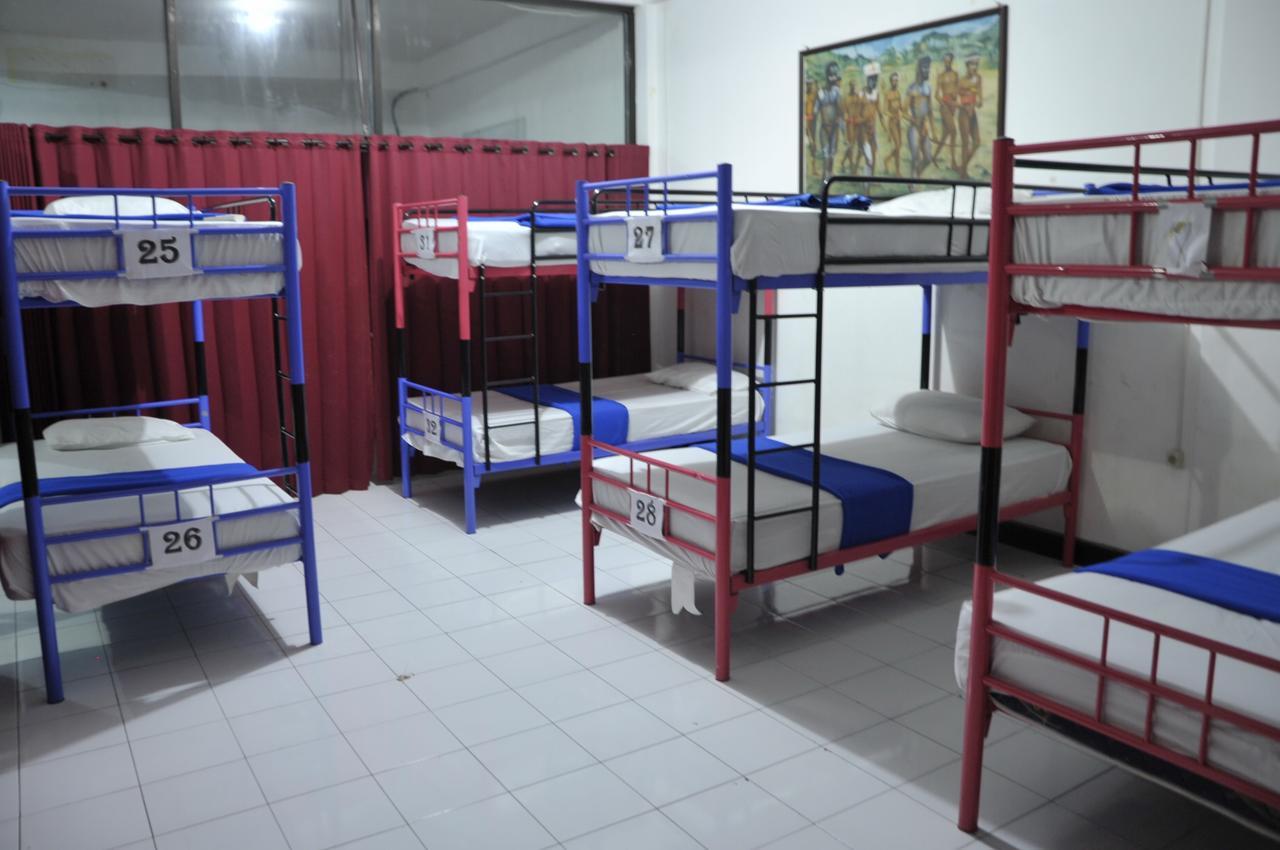 Oseania Hostel Senggigi Extérieur photo